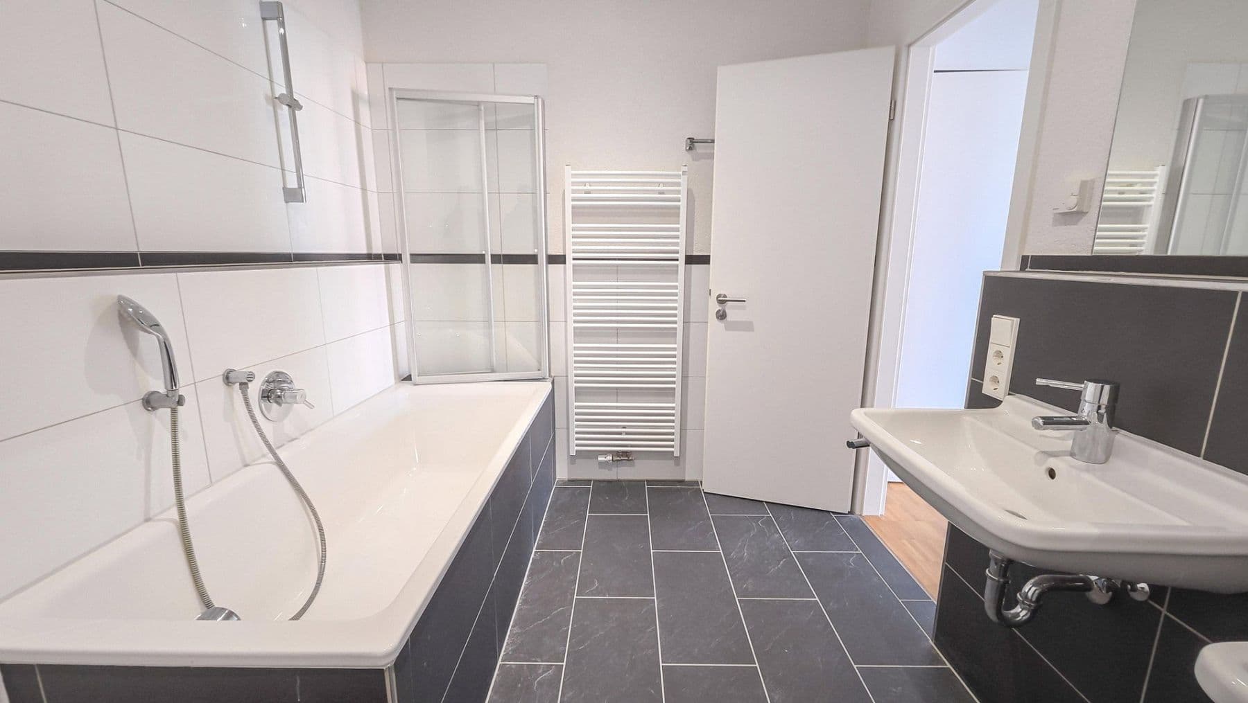 Prodej bytu 2+1 68 m², Bertha-von-Suttner-Allee 38, Lahr/Schwarzwald, Bádensko-Württembersko Prodej bytu 2+1 68 m², Bertha-von-Suttner-Allee 38, Lahr/Schwarzwald, Bádensko-Württembersko