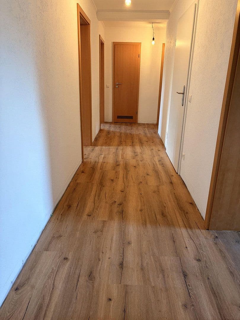 Pronájem bytu 4+1 126 m², Fliederstraße 8, Bad Rappenau, Bádensko-Württembersko Pronájem bytu 4+1 126 m², Fliederstraße 8, Bad Rappenau, Bádensko-Württembersko