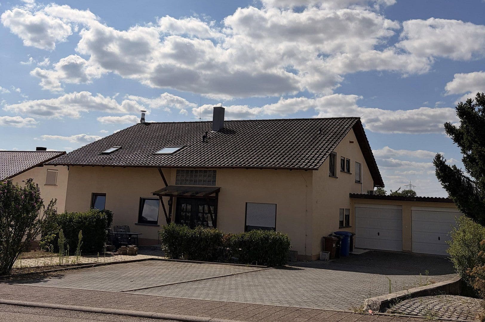Pronájem bytu 4+1 126 m², Fliederstraße 8, Bad Rappenau, Bádensko-Württembersko Pronájem bytu 4+1 126 m², Fliederstraße 8, Bad Rappenau, Bádensko-Württembersko