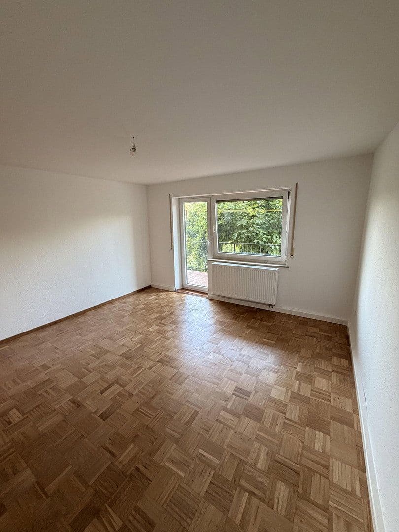 Pronájem bytu 4+1 126 m², Fliederstraße 8, Bad Rappenau, Bádensko-Württembersko Pronájem bytu 4+1 126 m², Fliederstraße 8, Bad Rappenau, Bádensko-Württembersko