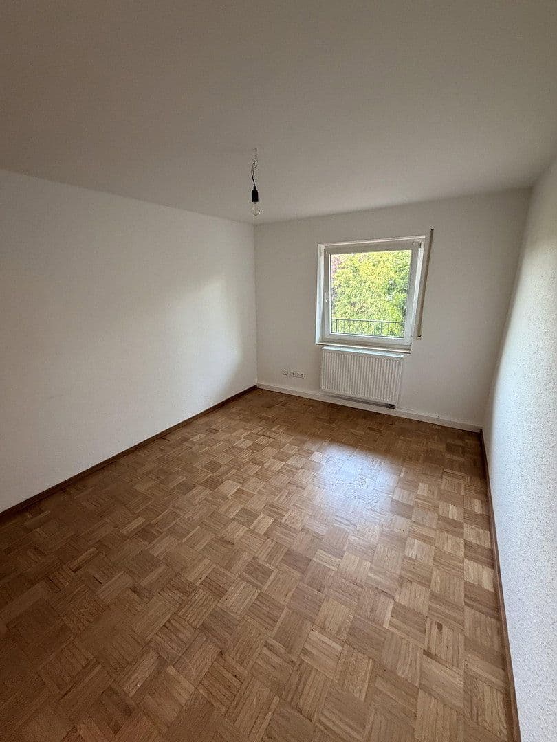 Pronájem bytu 4+1 126 m², Fliederstraße 8, Bad Rappenau, Bádensko-Württembersko Pronájem bytu 4+1 126 m², Fliederstraße 8, Bad Rappenau, Bádensko-Württembersko