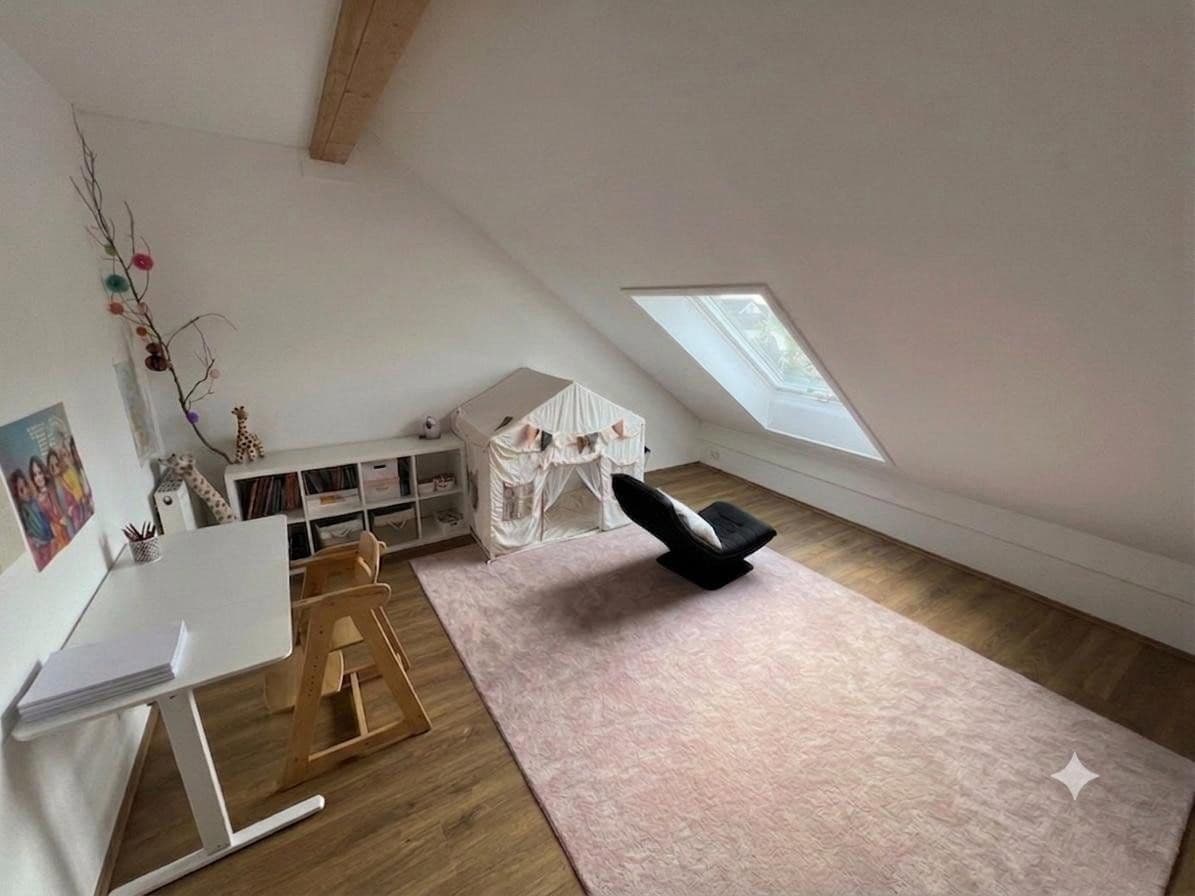 Pronájem domu 145 m², pozemek 150 m², Schwaig bei Nürnberg, Bavorsko Pronájem domu 145 m², pozemek 150 m², Schwaig bei Nürnberg, Bavorsko
