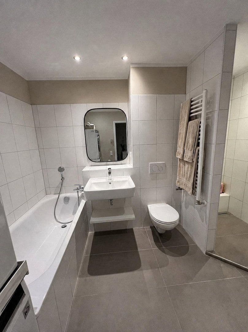Pronájem domu 145 m², pozemek 150 m², Schwaig bei Nürnberg, Bavorsko Pronájem domu 145 m², pozemek 150 m², Schwaig bei Nürnberg, Bavorsko