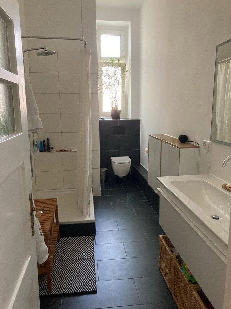 Prodej bytu 4+1 127 m², Düsseldorf, Severní Porýní-Vestfálsko Prodej bytu 4+1 127 m², Düsseldorf, Severní Porýní-Vestfálsko