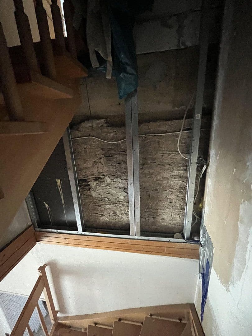 Prodej domu 140 m², pozemek 1.813 m², Kinheim, Porýní-Falc Prodej domu 140 m², pozemek 1.813 m², Kinheim, Porýní-Falc