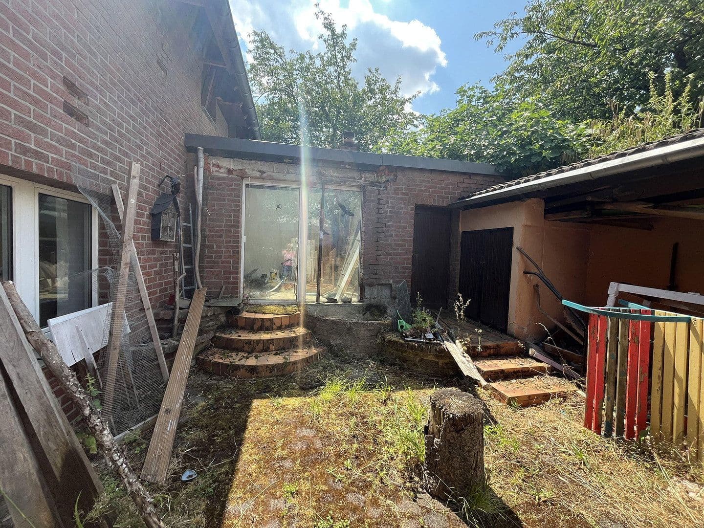 Prodej domu 140 m², pozemek 1.813 m², Kinheim, Porýní-Falc Prodej domu 140 m², pozemek 1.813 m², Kinheim, Porýní-Falc