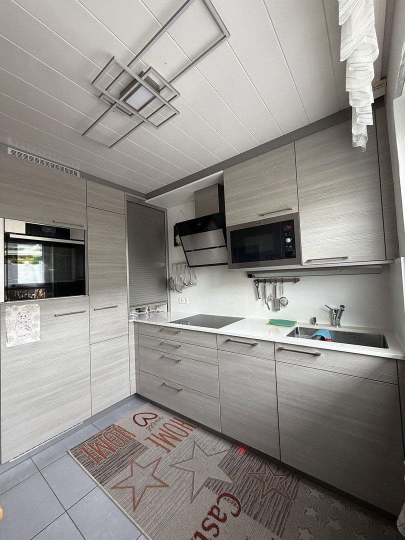 Prodej domu 115 m², pozemek 240 m², Weinsberg, Bádensko-Württembersko Prodej domu 115 m², pozemek 240 m², Weinsberg, Bádensko-Württembersko