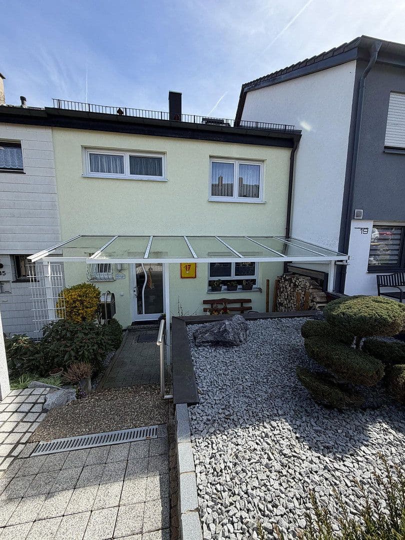 Prodej domu 115 m², pozemek 240 m², Weinsberg, Bádensko-Württembersko Prodej domu 115 m², pozemek 240 m², Weinsberg, Bádensko-Württembersko