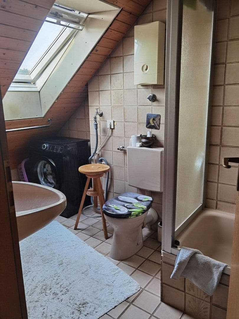 Pronájem bytu 1+1 40 m², Auf der Ayl 59, Trier, Porýní-Falc Pronájem bytu 1+1 40 m², Auf der Ayl 59, Trier, Porýní-Falc