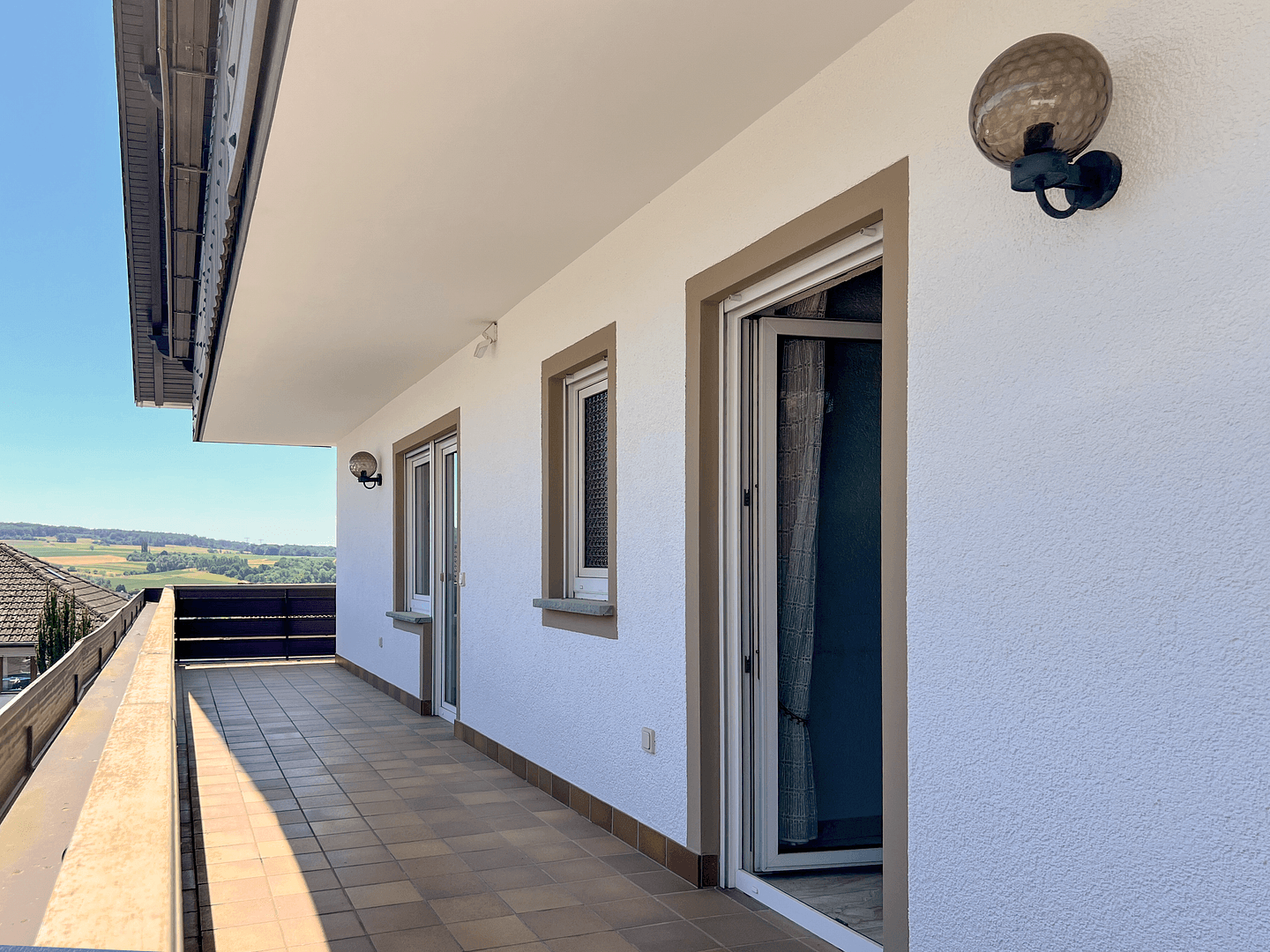 Prodej domu 250 m², pozemek 853 m², Staufenberg, Hessen Prodej domu 250 m², pozemek 853 m², Staufenberg, Hessen