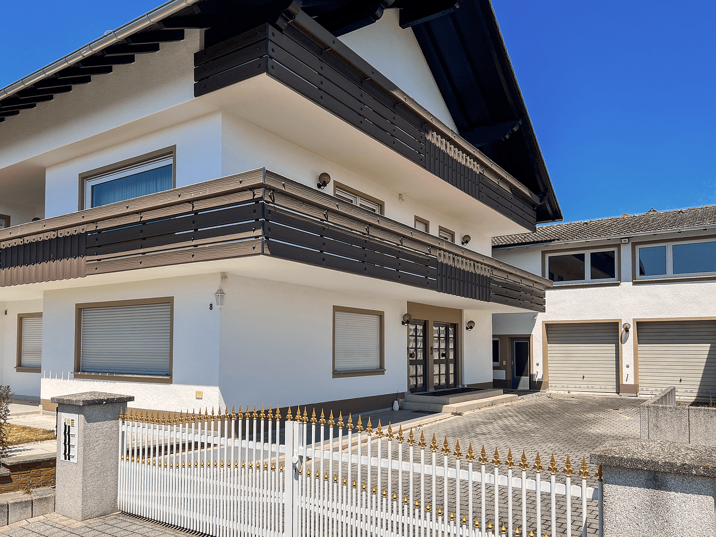 Prodej domu 250 m², pozemek 853 m², Staufenberg, Hessen Prodej domu 250 m², pozemek 853 m², Staufenberg, Hessen