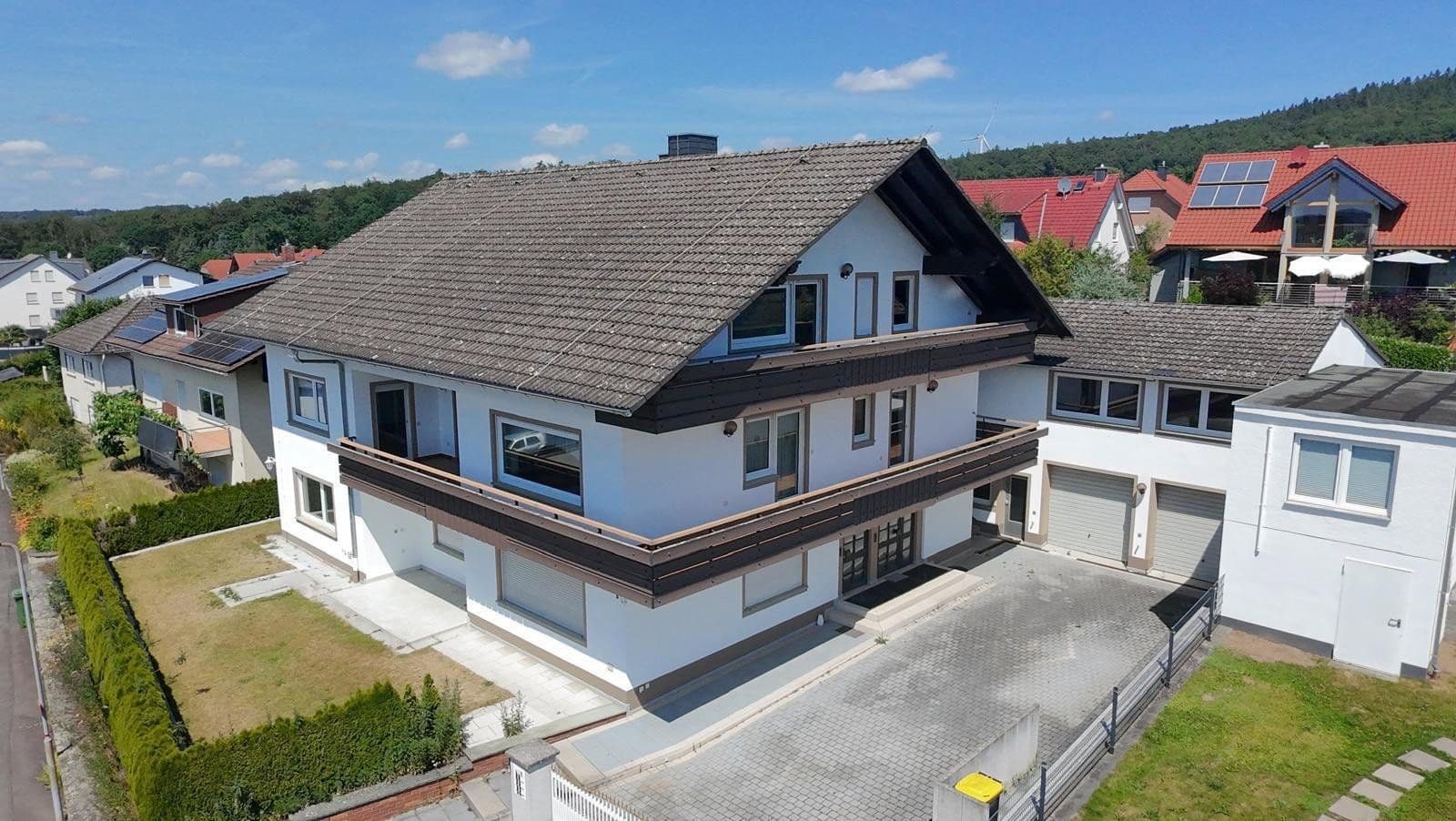 Prodej domu 250 m², pozemek 853 m², Staufenberg, Hessen Prodej domu 250 m², pozemek 853 m², Staufenberg, Hessen