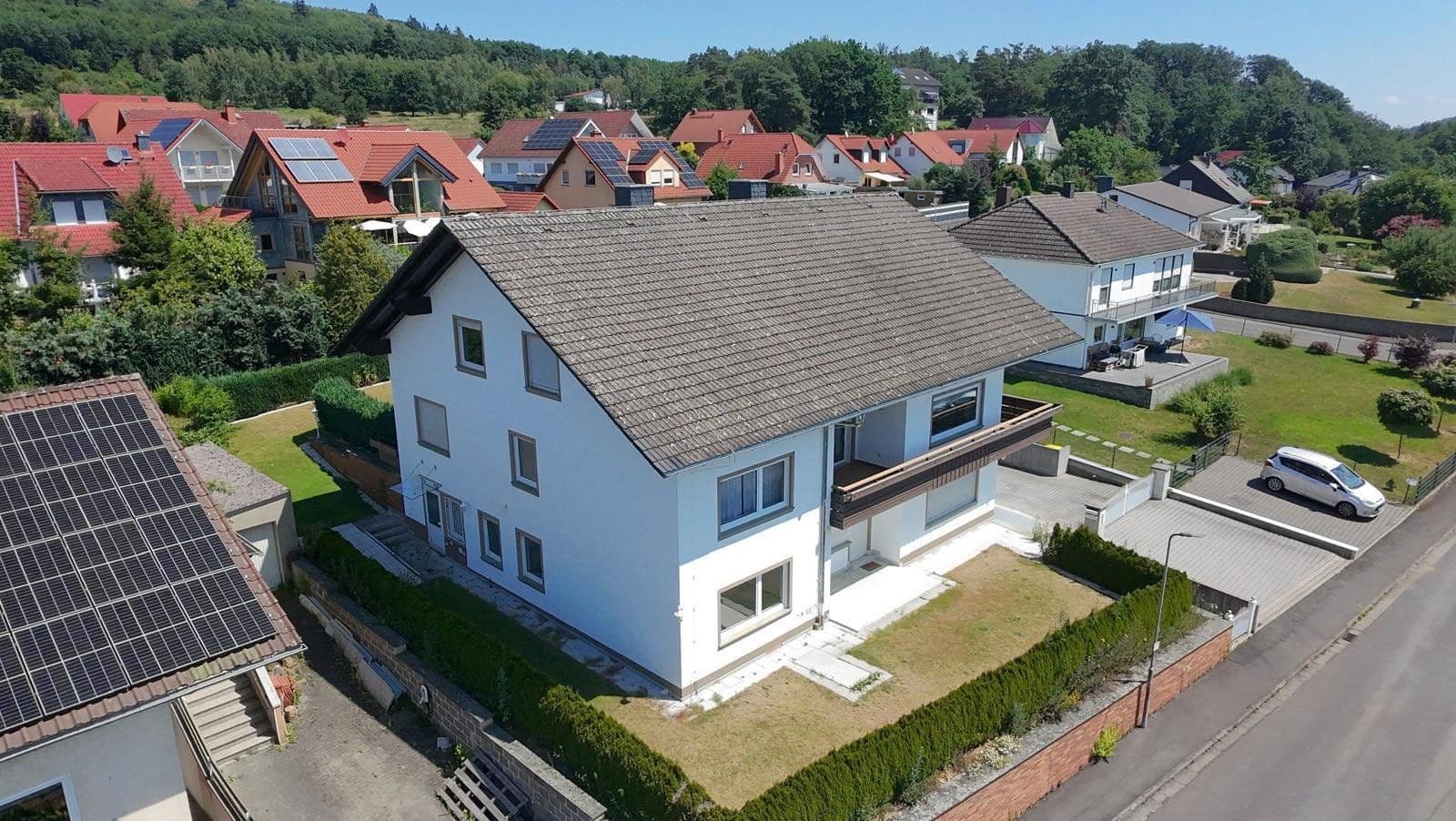 Prodej domu 250 m², pozemek 853 m², Staufenberg, Hessen Prodej domu 250 m², pozemek 853 m², Staufenberg, Hessen