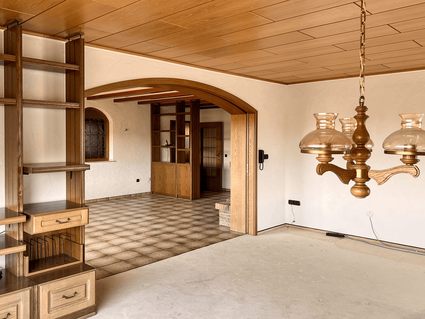 Prodej domu 250 m², pozemek 853 m², Staufenberg, Hessen Prodej domu 250 m², pozemek 853 m², Staufenberg, Hessen