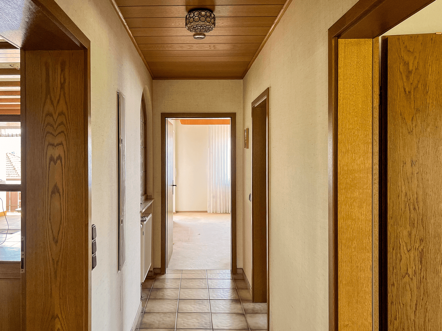 Prodej domu 250 m², pozemek 853 m², Staufenberg, Hessen Prodej domu 250 m², pozemek 853 m², Staufenberg, Hessen