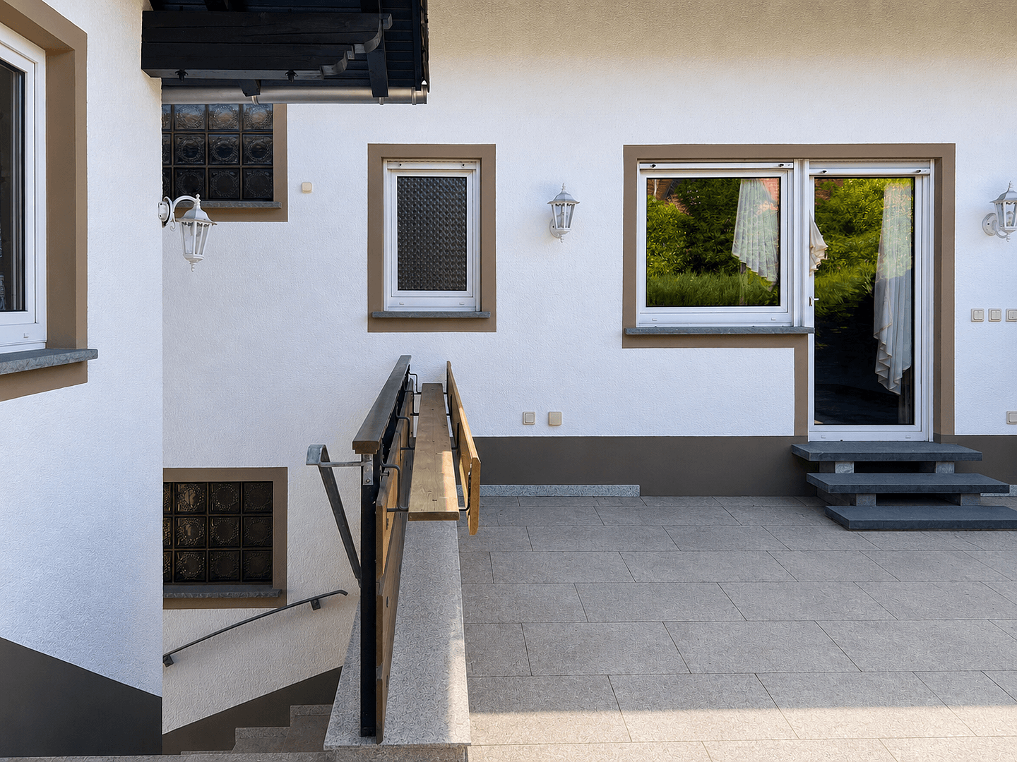 Prodej domu 250 m², pozemek 853 m², Staufenberg, Hessen Prodej domu 250 m², pozemek 853 m², Staufenberg, Hessen