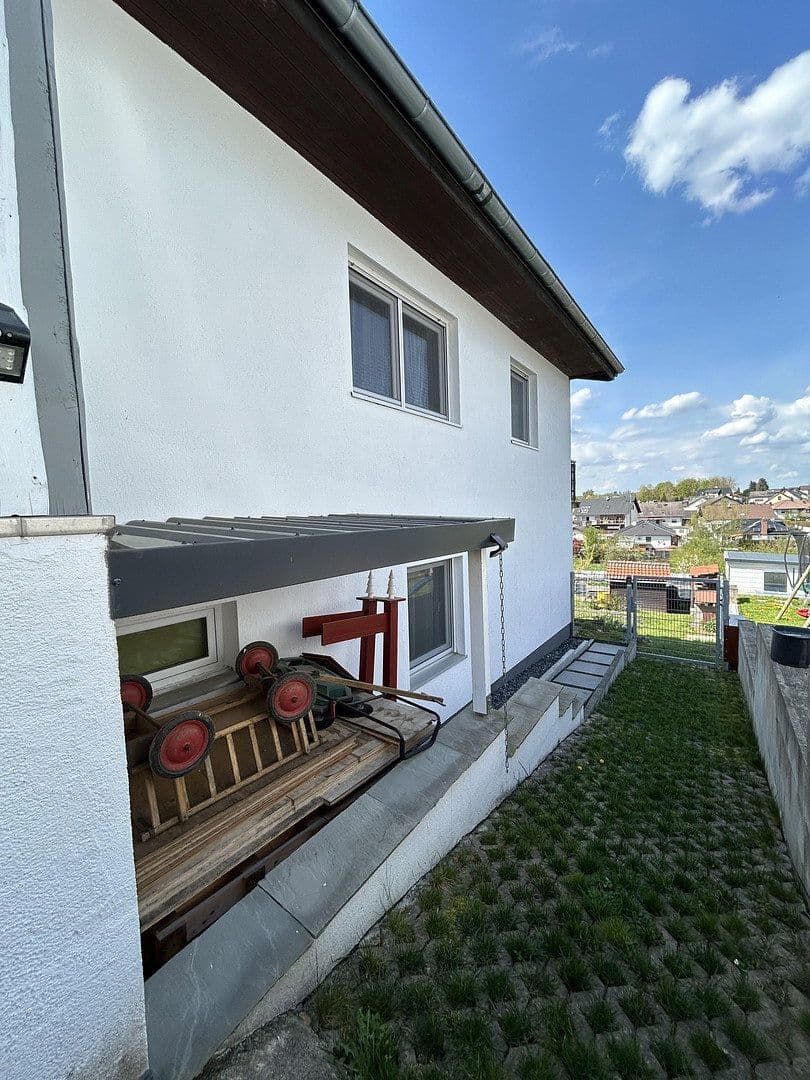 Prodej domu 200 m², pozemek 628 m², Hammersbach, Hessen Prodej domu 200 m², pozemek 628 m², Hammersbach, Hessen