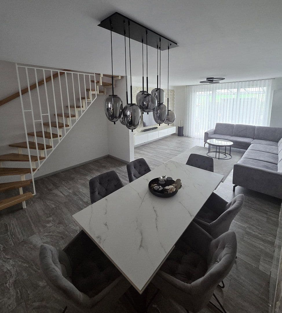 Prodej domu 141 m², pozemek 204 m², Laudenbach, Bádensko-Württembersko Prodej domu 141 m², pozemek 204 m², Laudenbach, Bádensko-Württembersko