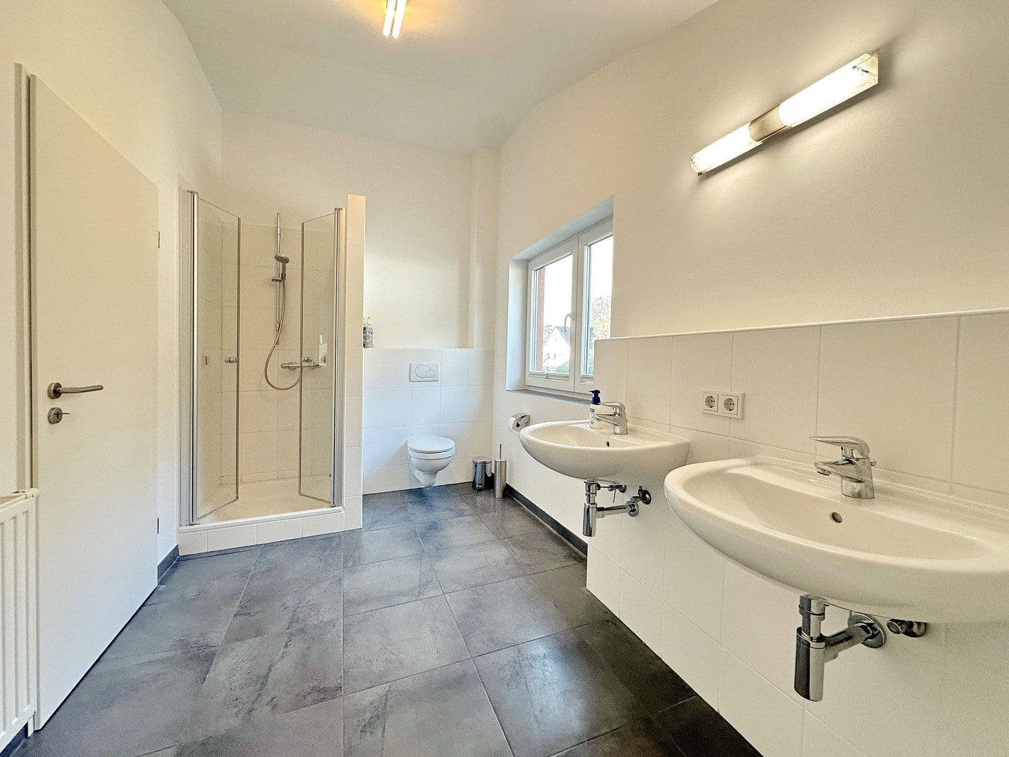 Prodej domu 235 m², pozemek 580 m², Bergisch Gladbach, Severní Porýní-Vestfálsko Prodej domu 235 m², pozemek 580 m², Bergisch Gladbach, Severní Porýní-Vestfálsko