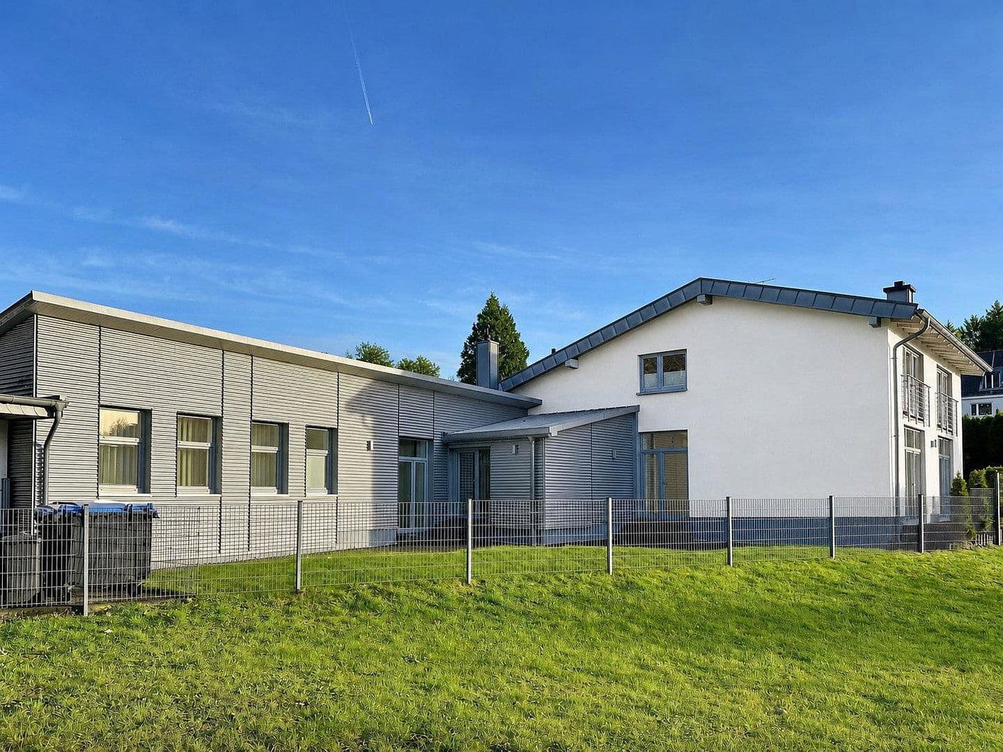 Prodej domu 235 m², pozemek 580 m², Bergisch Gladbach, Severní Porýní-Vestfálsko Prodej domu 235 m², pozemek 580 m², Bergisch Gladbach, Severní Porýní-Vestfálsko