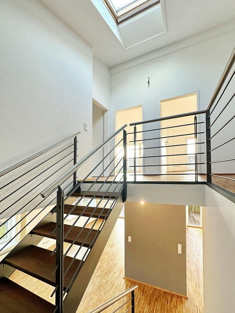 Prodej domu 235 m², pozemek 580 m², Bergisch Gladbach, Severní Porýní-Vestfálsko Prodej domu 235 m², pozemek 580 m², Bergisch Gladbach, Severní Porýní-Vestfálsko