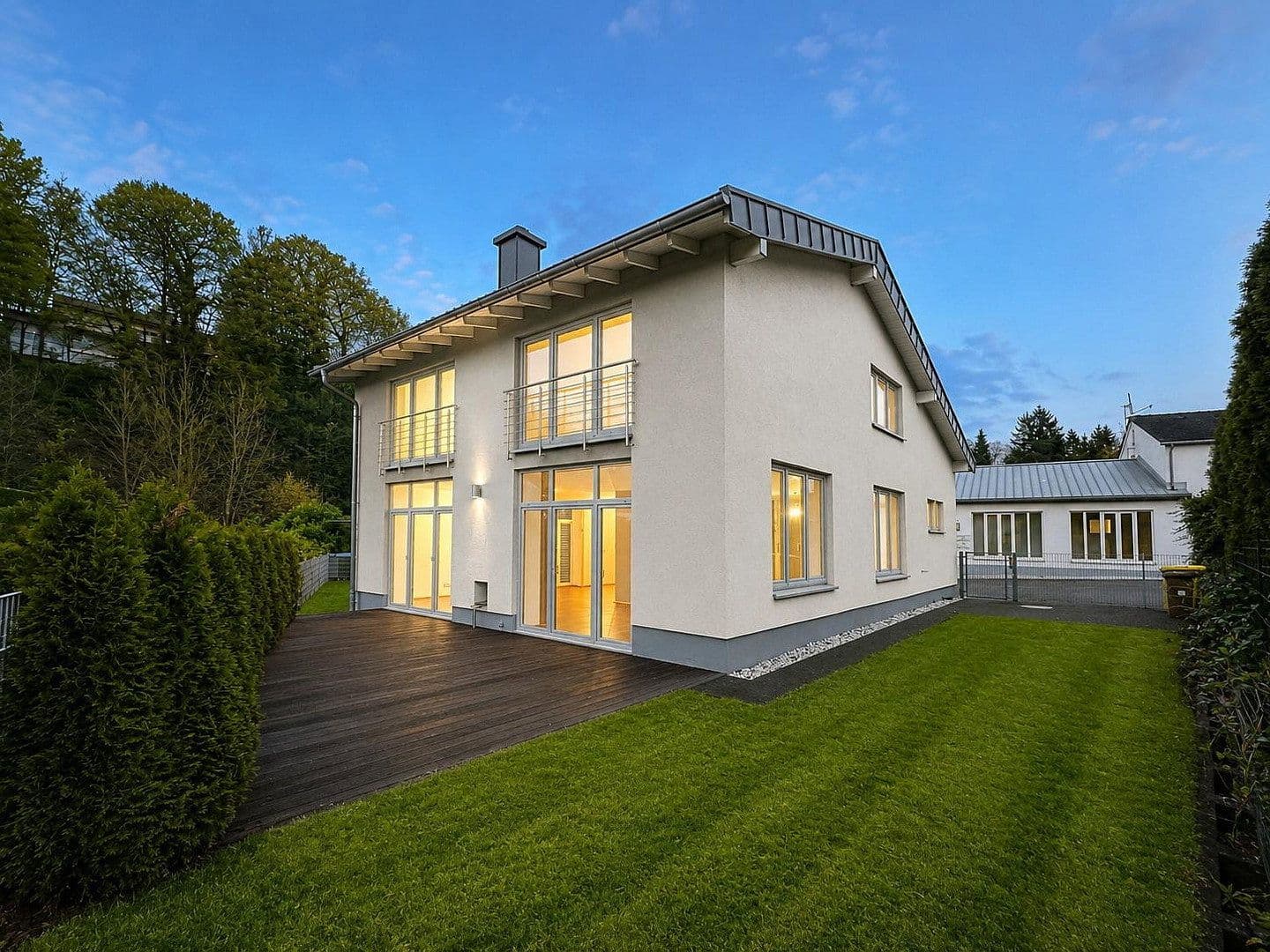 Prodej domu 235 m², pozemek 580 m², Bergisch Gladbach, Severní Porýní-Vestfálsko Prodej domu 235 m², pozemek 580 m², Bergisch Gladbach, Severní Porýní-Vestfálsko