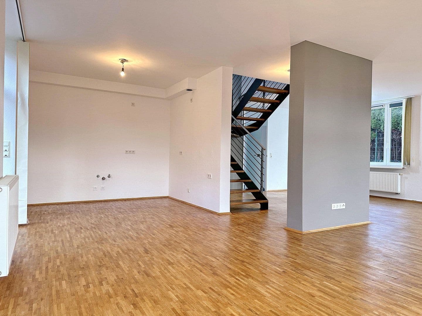 Prodej domu 235 m², pozemek 580 m², Bergisch Gladbach, Severní Porýní-Vestfálsko Prodej domu 235 m², pozemek 580 m², Bergisch Gladbach, Severní Porýní-Vestfálsko