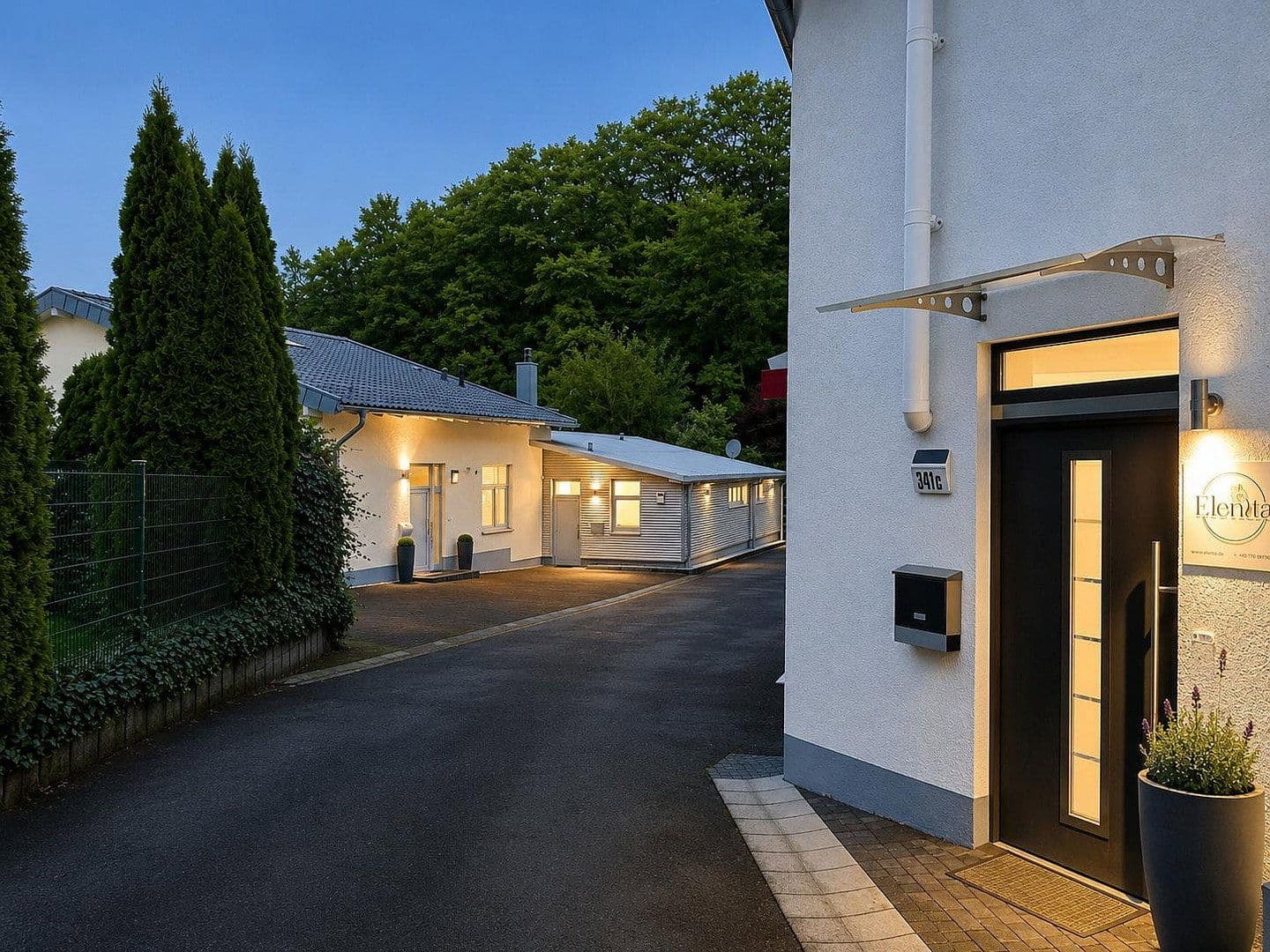 Prodej domu 235 m², pozemek 580 m², Bergisch Gladbach, Severní Porýní-Vestfálsko Prodej domu 235 m², pozemek 580 m², Bergisch Gladbach, Severní Porýní-Vestfálsko