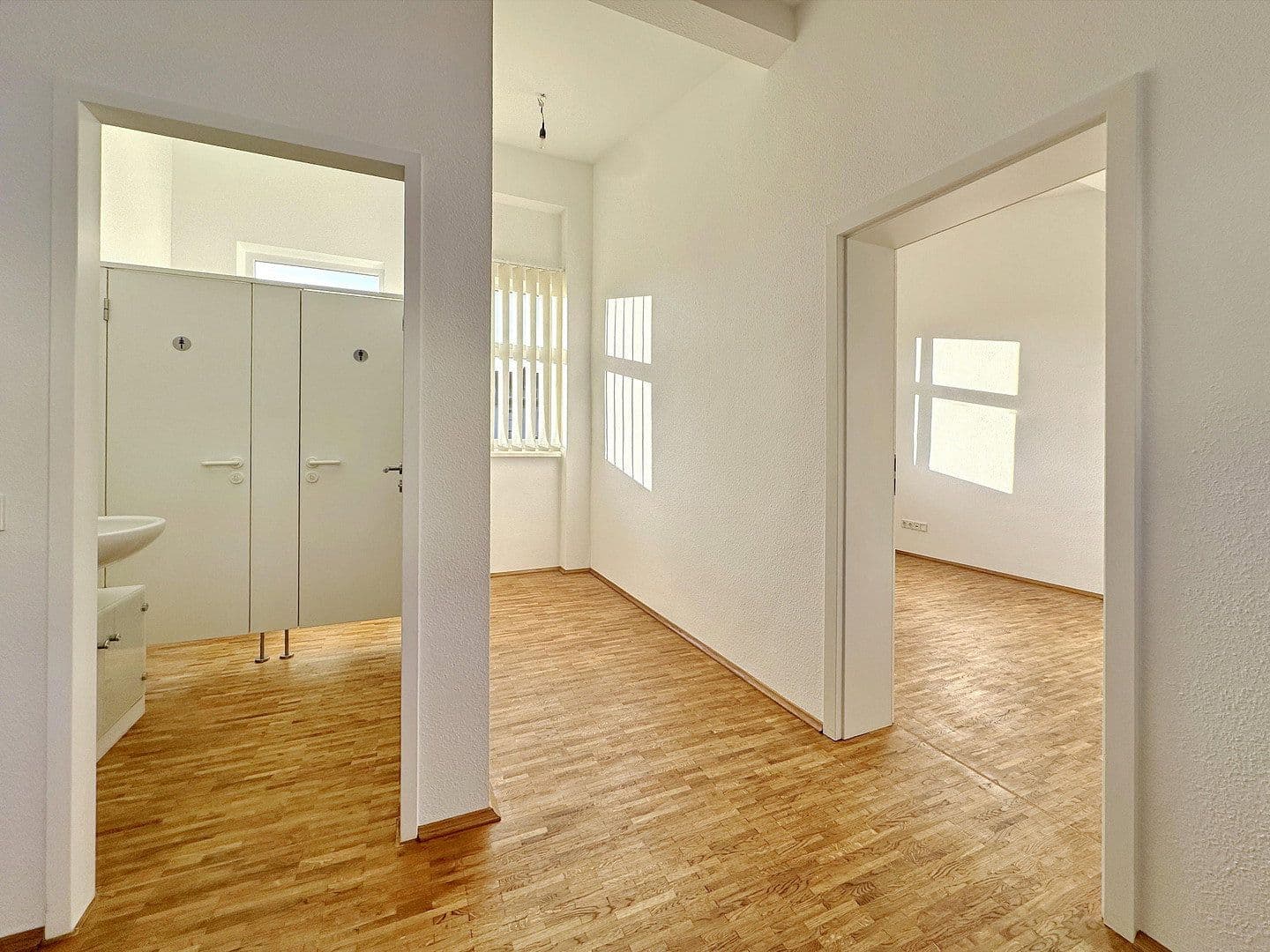Prodej domu 235 m², pozemek 580 m², Bergisch Gladbach, Severní Porýní-Vestfálsko Prodej domu 235 m², pozemek 580 m², Bergisch Gladbach, Severní Porýní-Vestfálsko