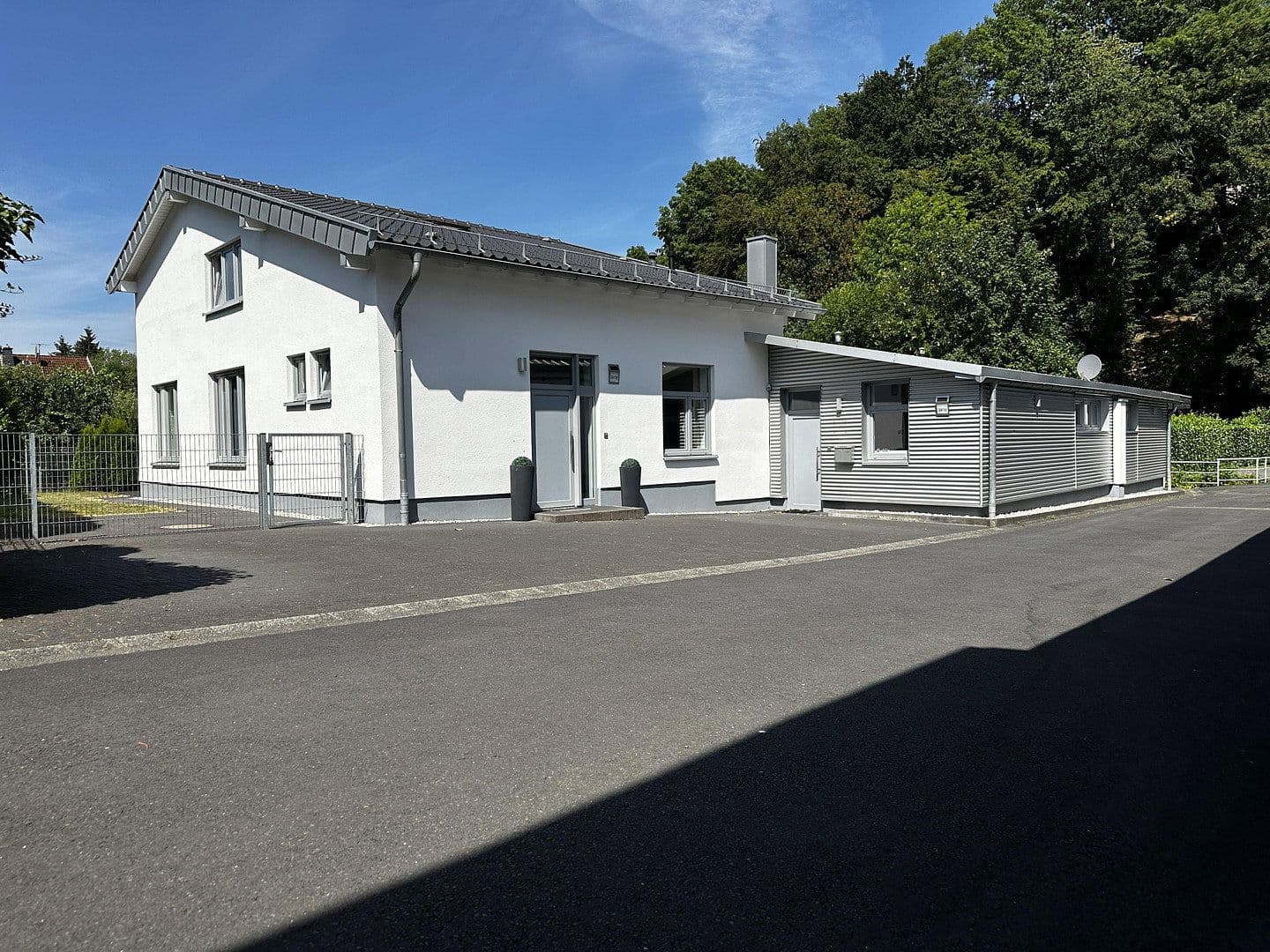 Prodej domu 235 m², pozemek 580 m², Bergisch Gladbach, Severní Porýní-Vestfálsko Prodej domu 235 m², pozemek 580 m², Bergisch Gladbach, Severní Porýní-Vestfálsko