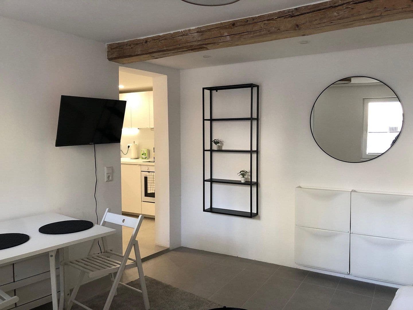 Pronájem bytu 1+1 27 m², Stuttgart, Bádensko-Württembersko Pronájem bytu 1+1 27 m², Stuttgart, Bádensko-Württembersko