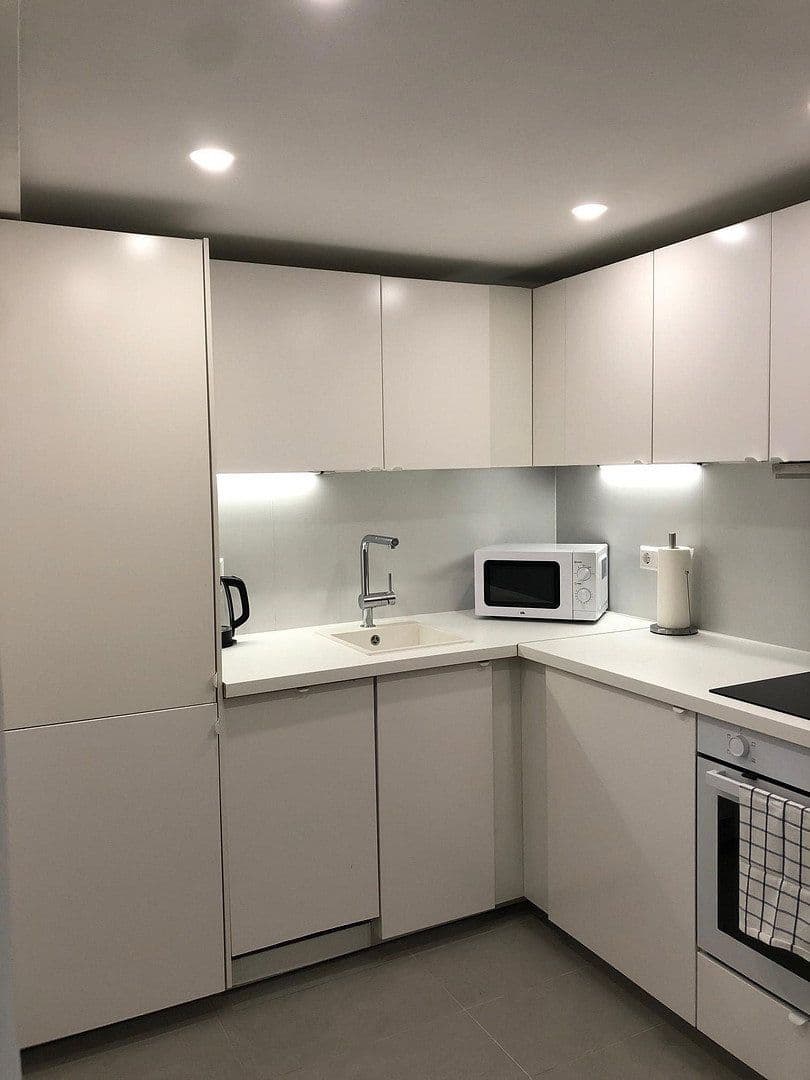 Pronájem bytu 1+1 27 m², Stuttgart, Bádensko-Württembersko Pronájem bytu 1+1 27 m², Stuttgart, Bádensko-Württembersko