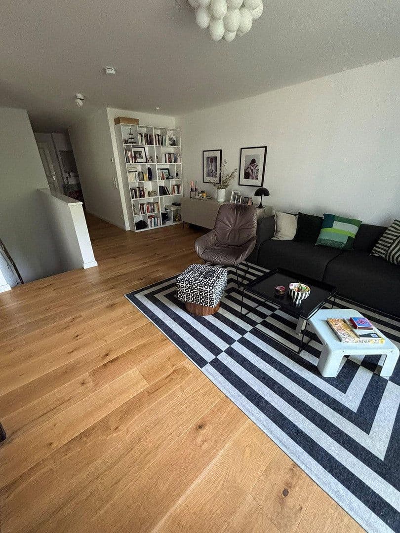 Pronájem bytu 4+1 121 m², Karwinskistr., 61, München, Bavorsko Pronájem bytu 4+1 121 m², Karwinskistr., 61, München, Bavorsko