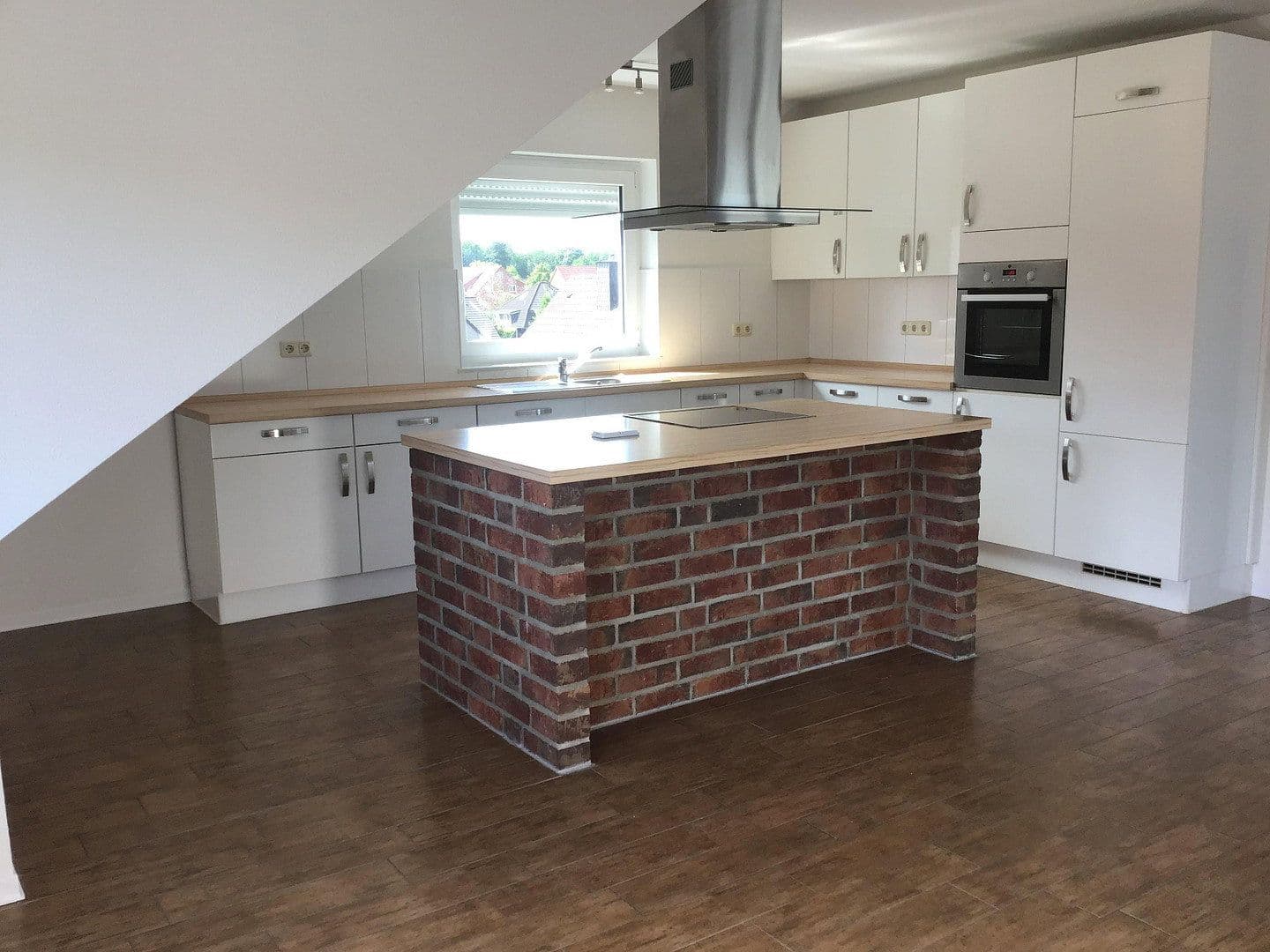 Prodej domu 540 m², pozemek 946 m², Lienert Str. 27, Oyten, Dolní Sasko Prodej domu 540 m², pozemek 946 m², Lienert Str. 27, Oyten, Dolní Sasko