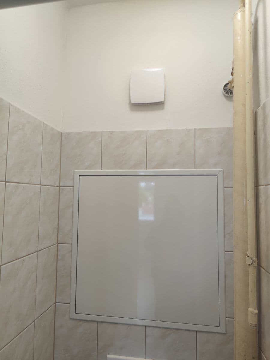Pronájem bytu 2+1 60 m², Mírové náměstí, Dobříš, Středočeský kraj Pronájem bytu 2+1 60 m², Mírové náměstí, Dobříš, Středočeský kraj
