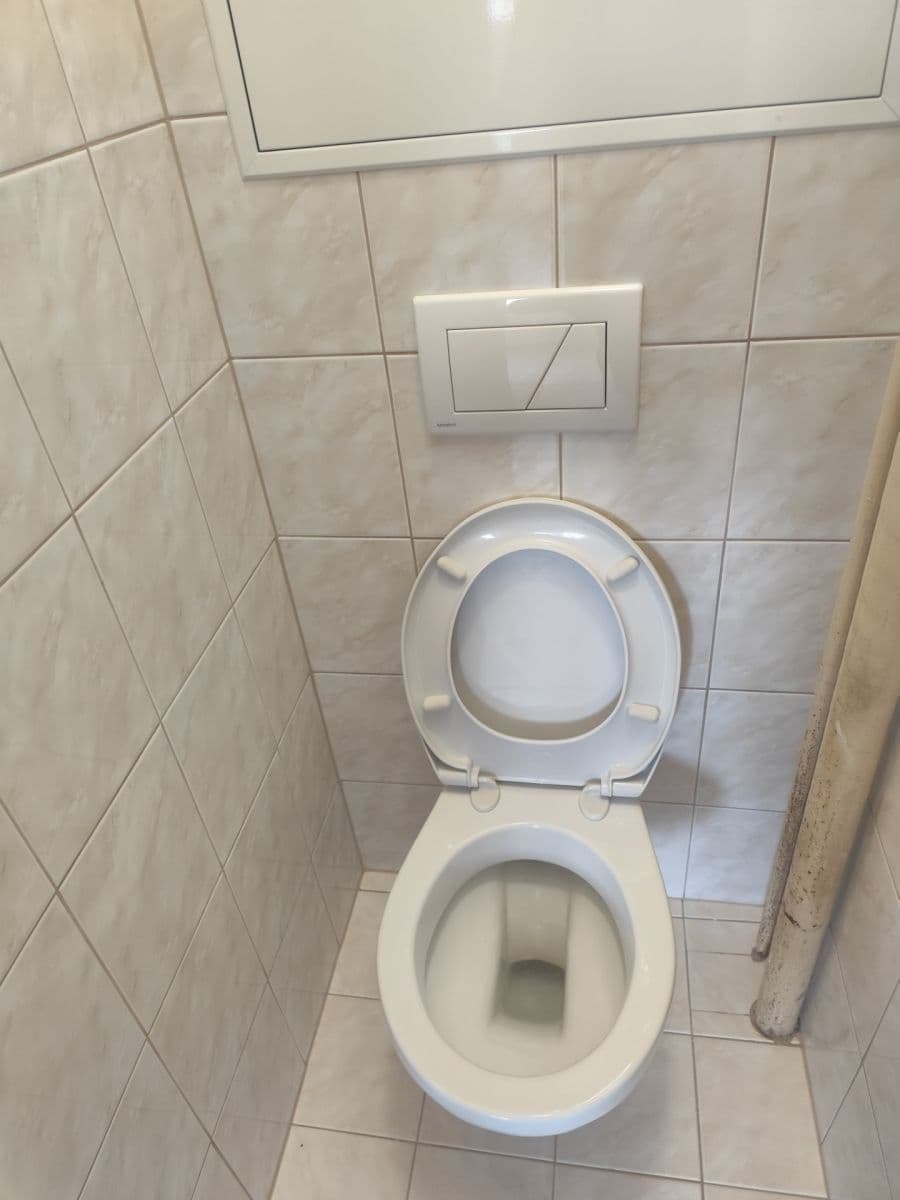 Pronájem bytu 2+1 60 m², Mírové náměstí, Dobříš, Středočeský kraj Pronájem bytu 2+1 60 m², Mírové náměstí, Dobříš, Středočeský kraj