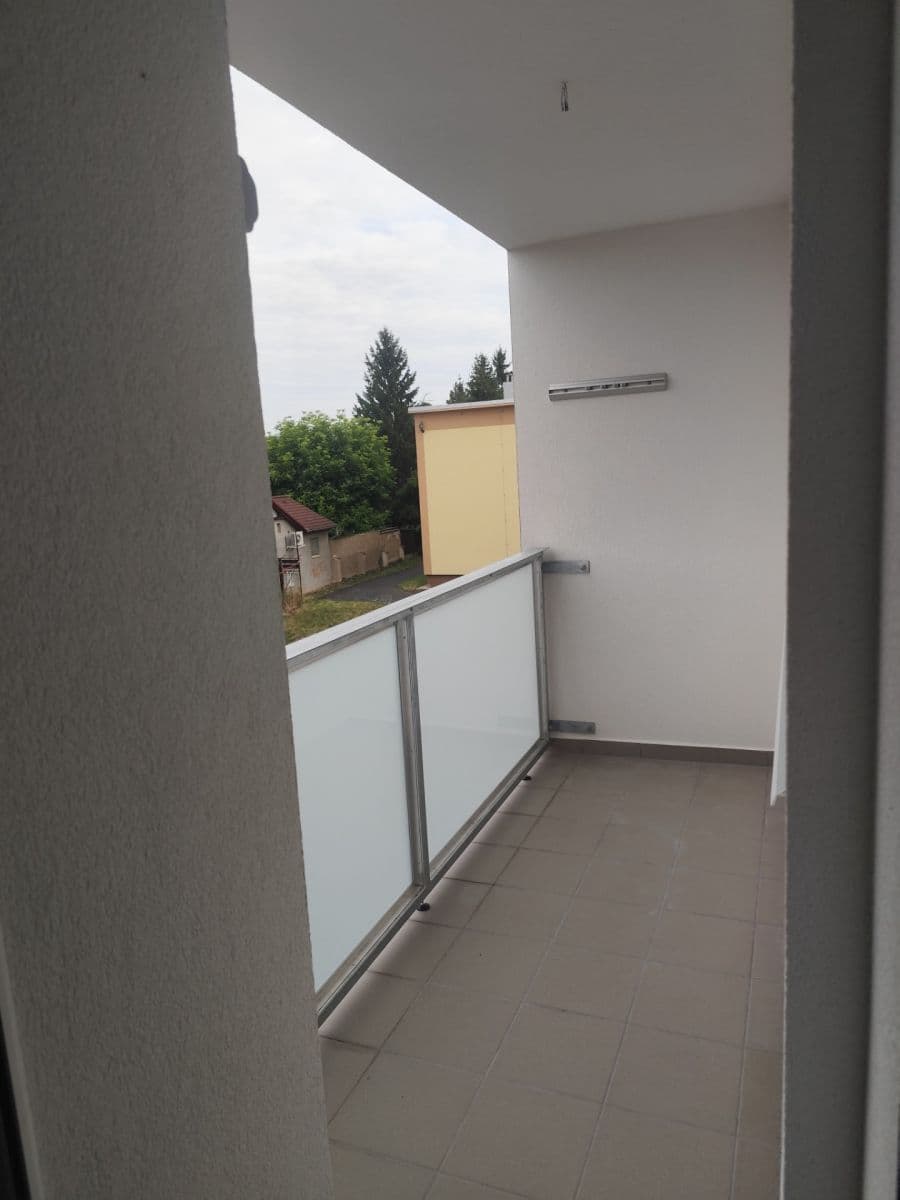 Pronájem bytu 2+1 60 m², Mírové náměstí, Dobříš, Středočeský kraj Pronájem bytu 2+1 60 m², Mírové náměstí, Dobříš, Středočeský kraj