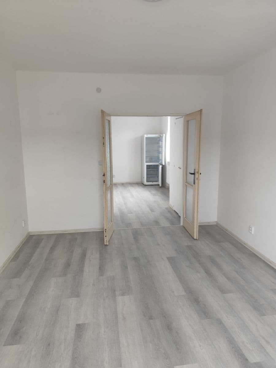 Pronájem bytu 2+1 60 m², Mírové náměstí, Dobříš, Středočeský kraj Pronájem bytu 2+1 60 m², Mírové náměstí, Dobříš, Středočeský kraj