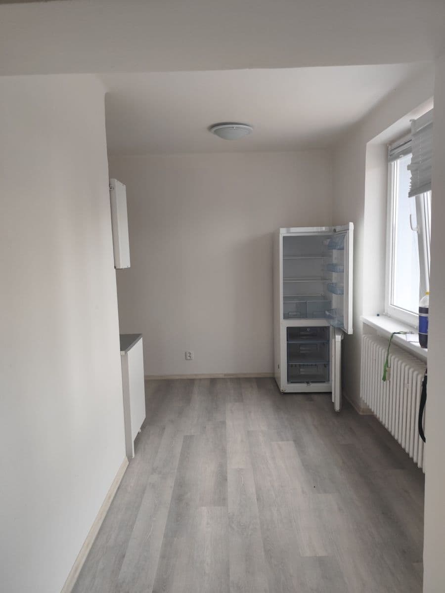 Pronájem bytu 2+1 60 m², Mírové náměstí, Dobříš, Středočeský kraj Pronájem bytu 2+1 60 m², Mírové náměstí, Dobříš, Středočeský kraj