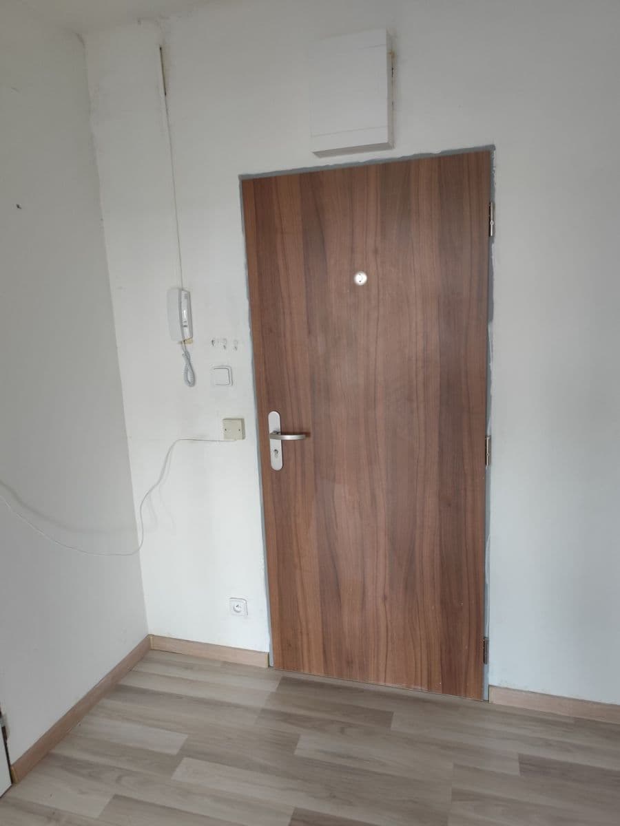 Pronájem bytu 2+kk 60 m², Mírové náměstí, Dobříš, Středočeský kraj Pronájem bytu 2+kk 60 m², Mírové náměstí, Dobříš, Středočeský kraj