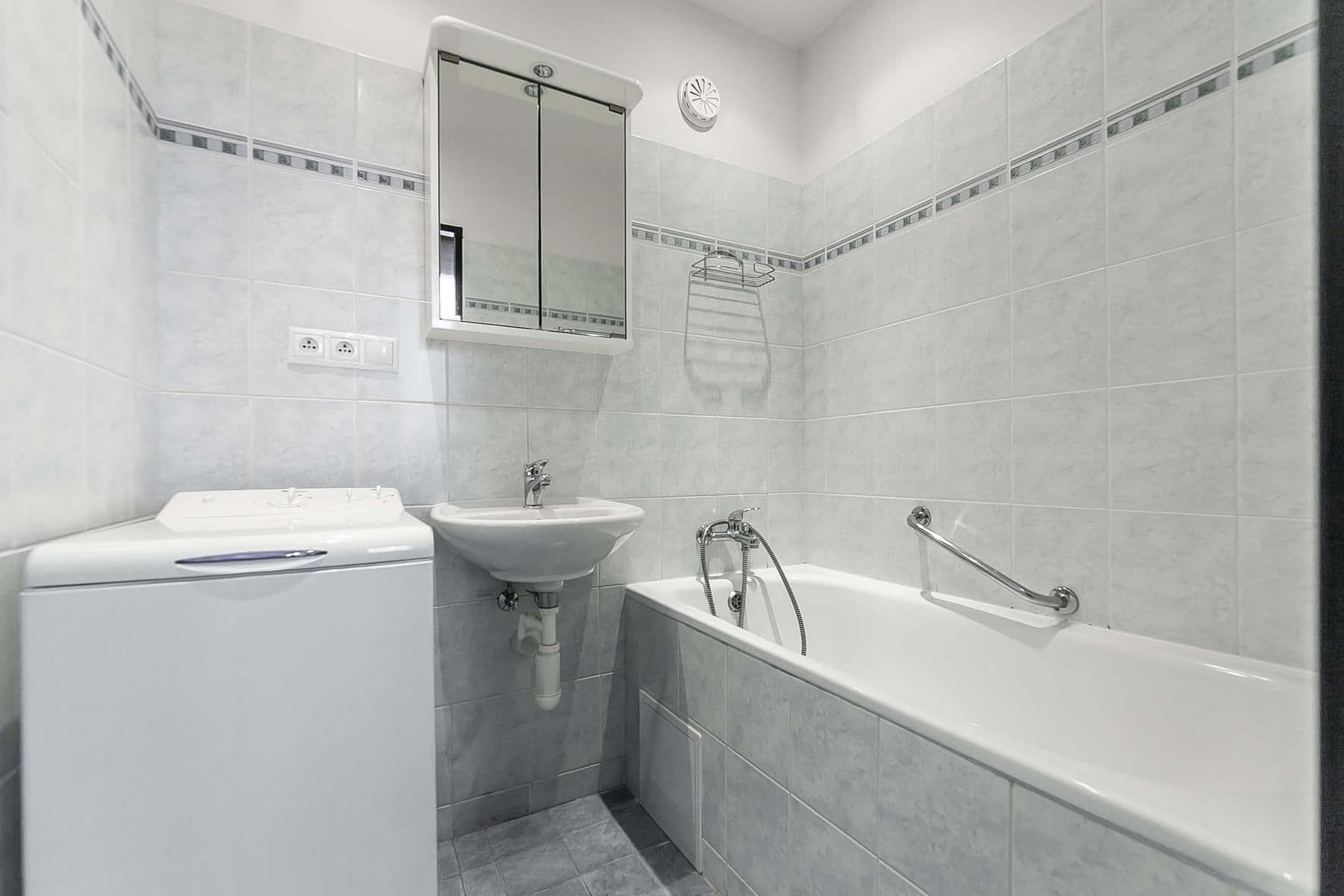 Prodej bytu 2+1 59 m², Olbramovická, Praha, Praha Prodej bytu 2+1 59 m², Olbramovická, Praha, Praha