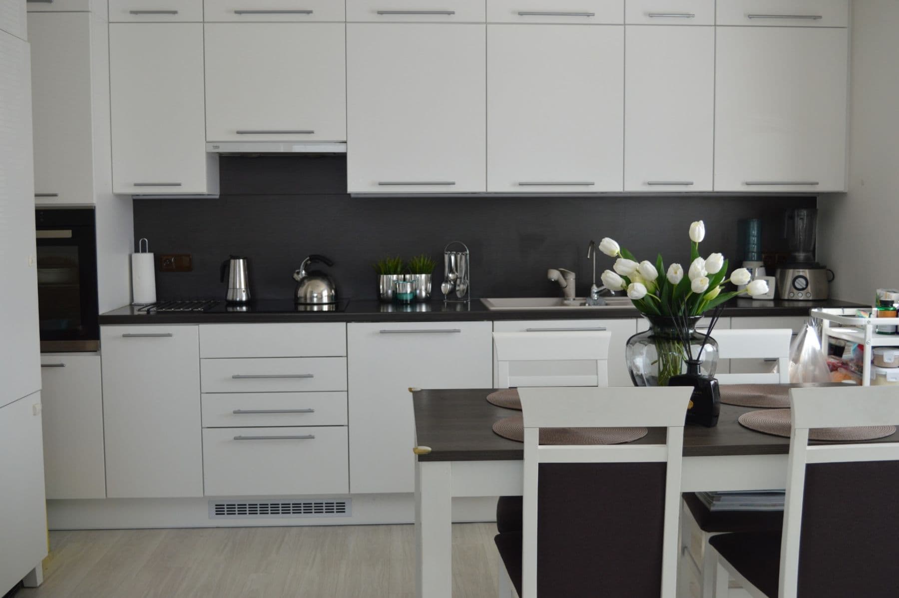 Prodej bytu 2+kk 54 m², V Edenu, Mníšek pod Brdy, Středočeský kraj Prodej bytu 2+kk 54 m², V Edenu, Mníšek pod Brdy, Středočeský kraj