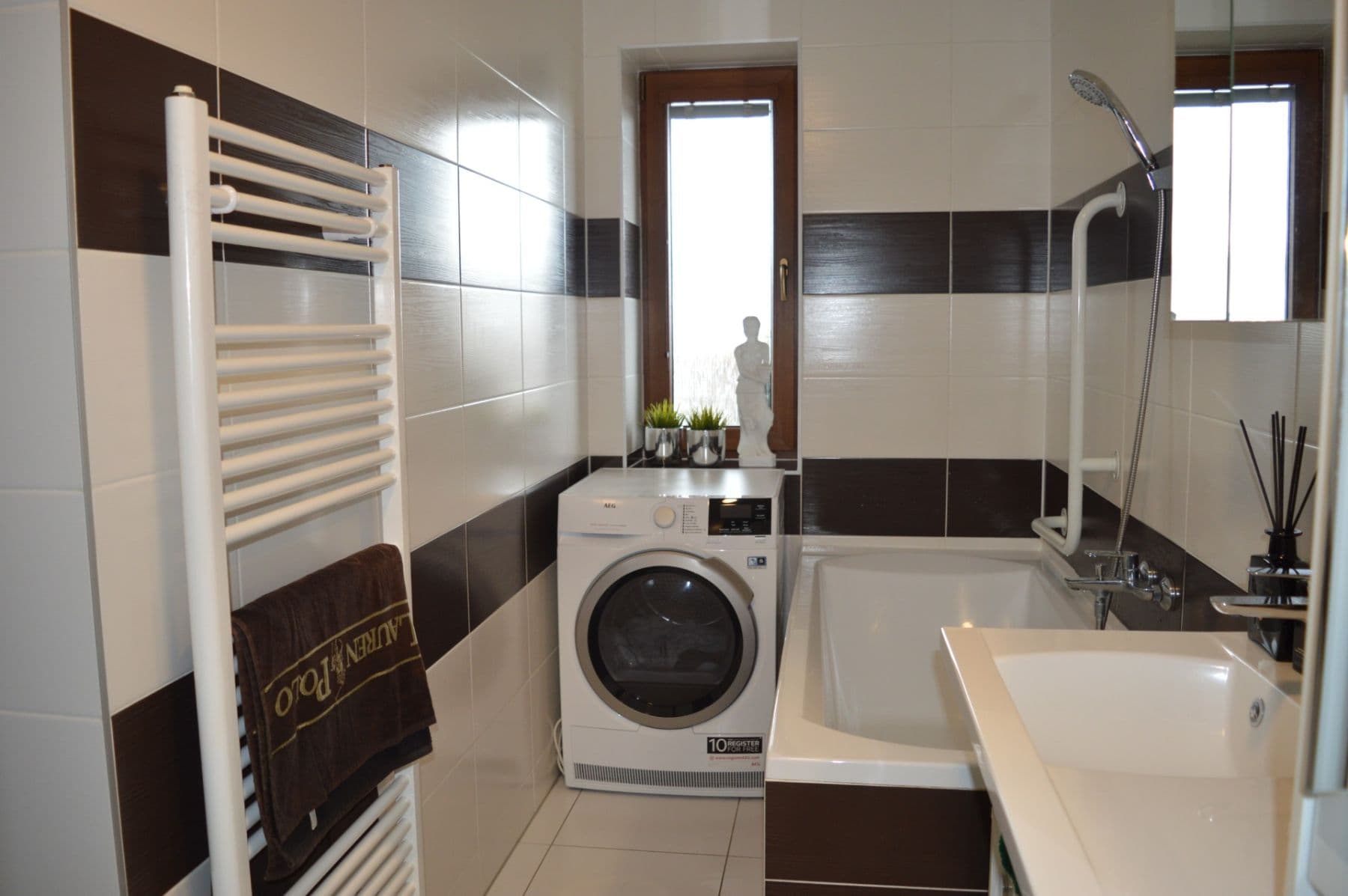 Prodej bytu 2+kk 54 m², V Edenu, Mníšek pod Brdy, Středočeský kraj Prodej bytu 2+kk 54 m², V Edenu, Mníšek pod Brdy, Středočeský kraj