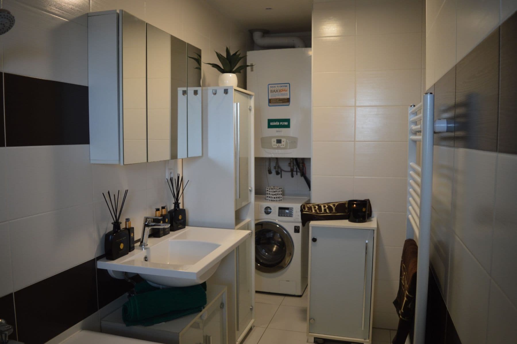 Prodej bytu 2+kk 54 m², V Edenu, Mníšek pod Brdy, Středočeský kraj Prodej bytu 2+kk 54 m², V Edenu, Mníšek pod Brdy, Středočeský kraj