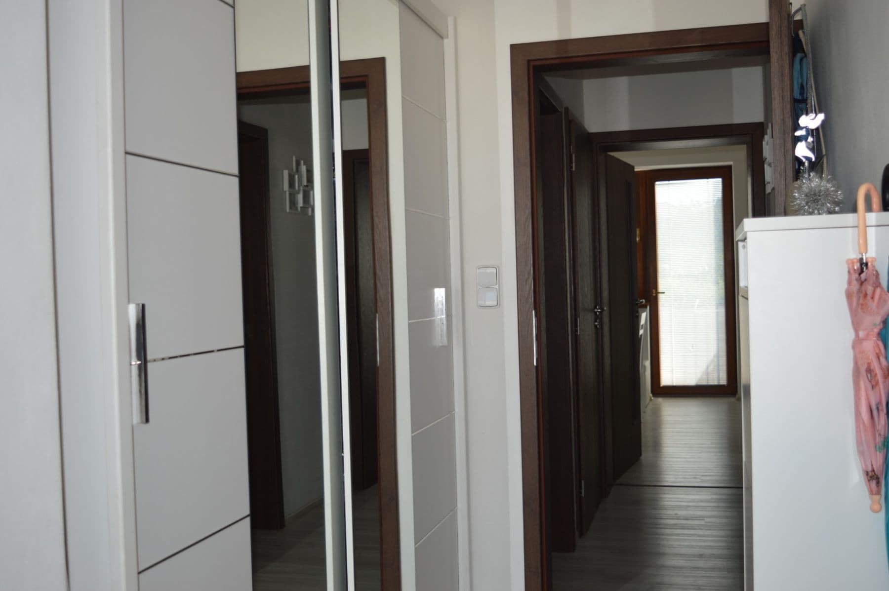 Prodej bytu 2+kk 54 m², V Edenu, Mníšek pod Brdy, Středočeský kraj Prodej bytu 2+kk 54 m², V Edenu, Mníšek pod Brdy, Středočeský kraj