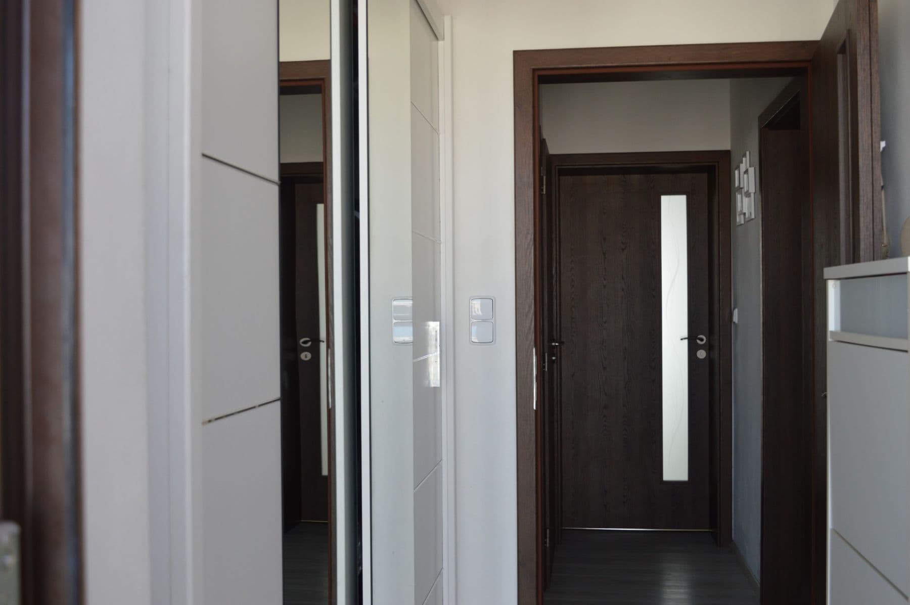 Prodej bytu 2+kk 54 m², V Edenu, Mníšek pod Brdy, Středočeský kraj Prodej bytu 2+kk 54 m², V Edenu, Mníšek pod Brdy, Středočeský kraj