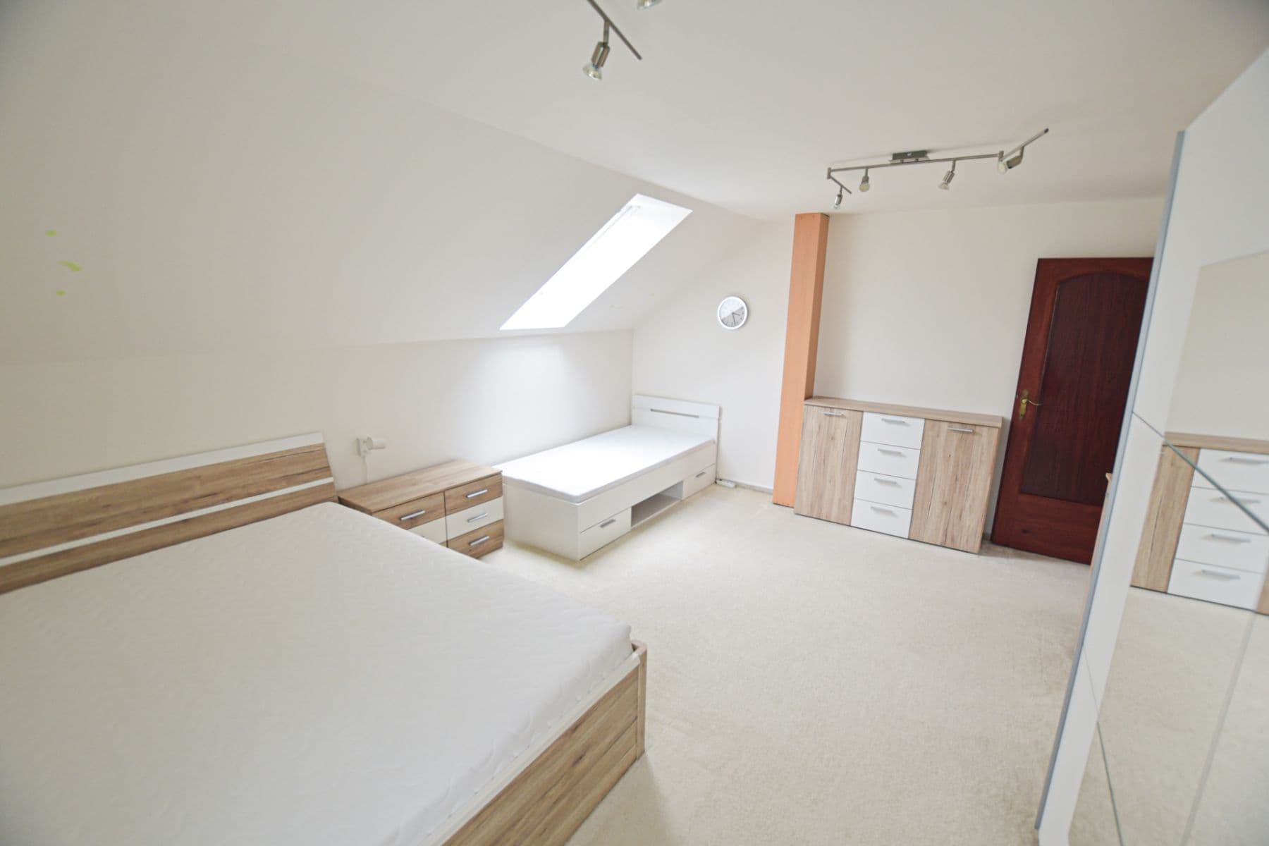 Prodej domu 180 m², pozemek 1.124 m², Nová Ves, Středočeský kraj Prodej domu 180 m², pozemek 1.124 m², Nová Ves, Středočeský kraj