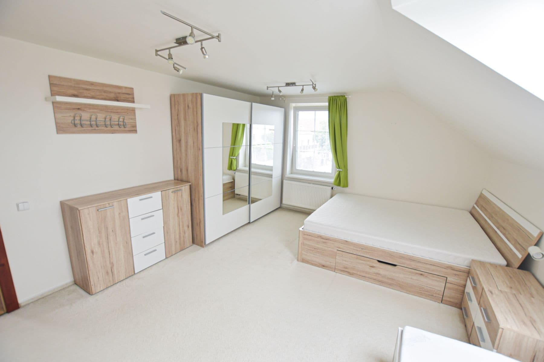 Prodej domu 180 m², pozemek 1.124 m², Nová Ves, Středočeský kraj Prodej domu 180 m², pozemek 1.124 m², Nová Ves, Středočeský kraj