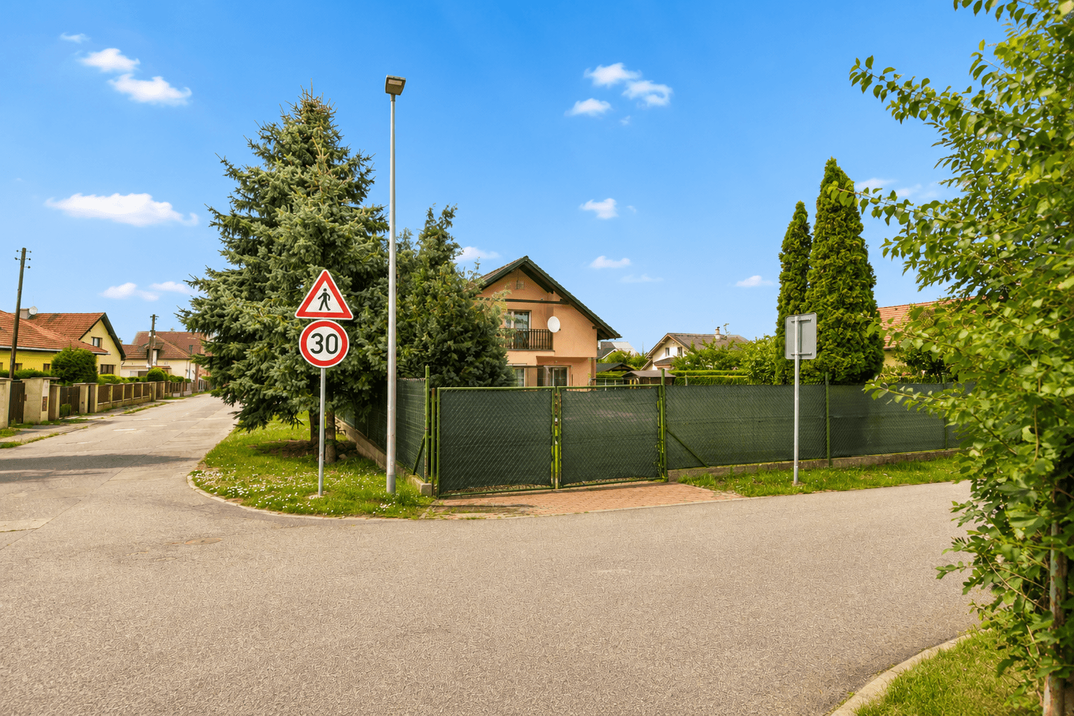 Prodej domu 180 m², pozemek 1.124 m², Nová Ves, Středočeský kraj Prodej domu 180 m², pozemek 1.124 m², Nová Ves, Středočeský kraj