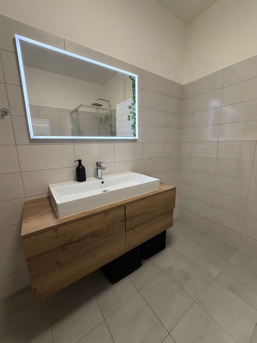 Pronájem bytu 2+kk 65 m², Maru Špačkové, Rakovník, Středočeský kraj Pronájem bytu 2+kk 65 m², Maru Špačkové, Rakovník, Středočeský kraj